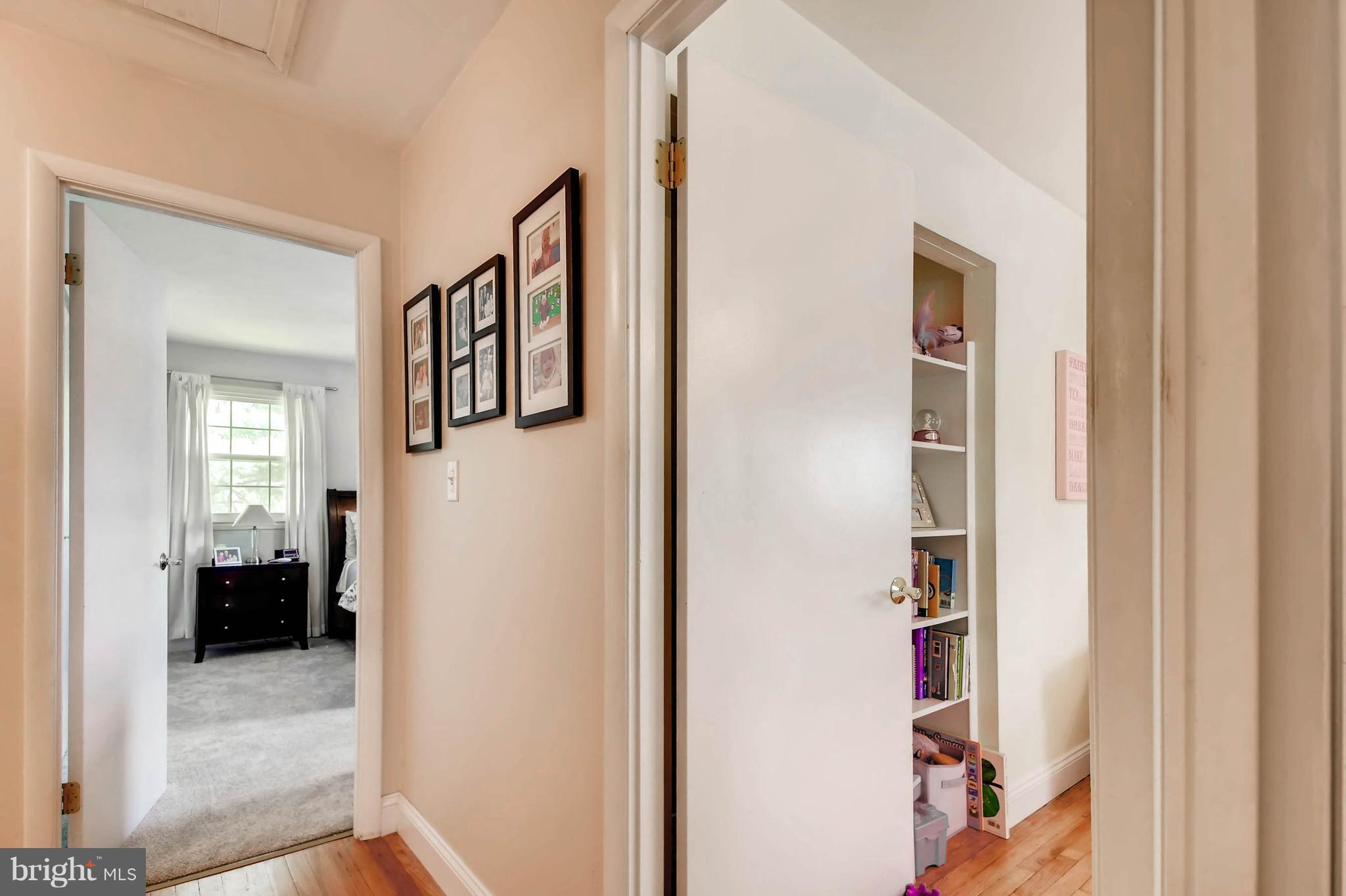 4724 Vicky Road Baltimore, MD 21236 - Photo 15 of 30 Upper Hallway