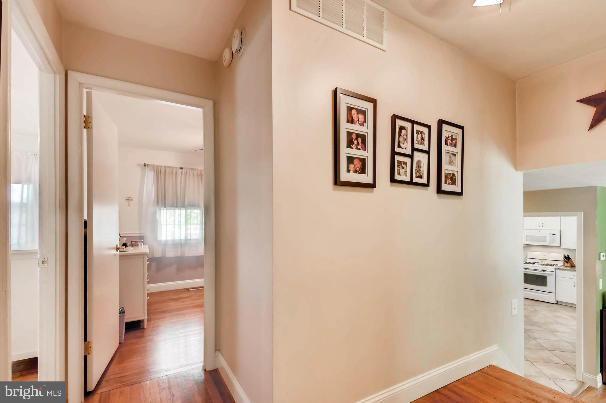 4724 Vicky Road Baltimore, MD 21236 - Photo 16 of 30 Upper Hallway