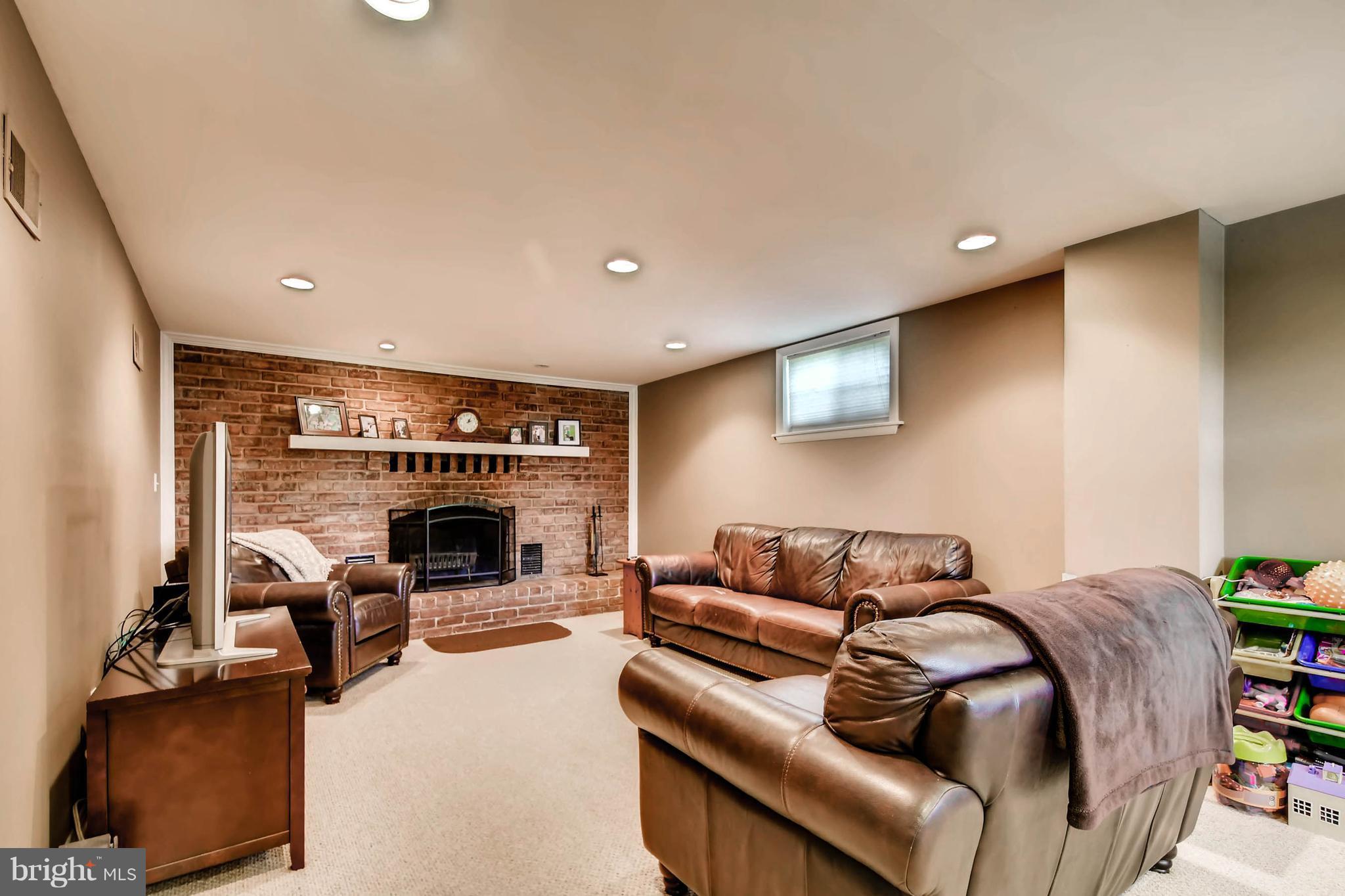 4724 Vicky Road Baltimore, MD 21236 - Photo 21 of 30 Family Room