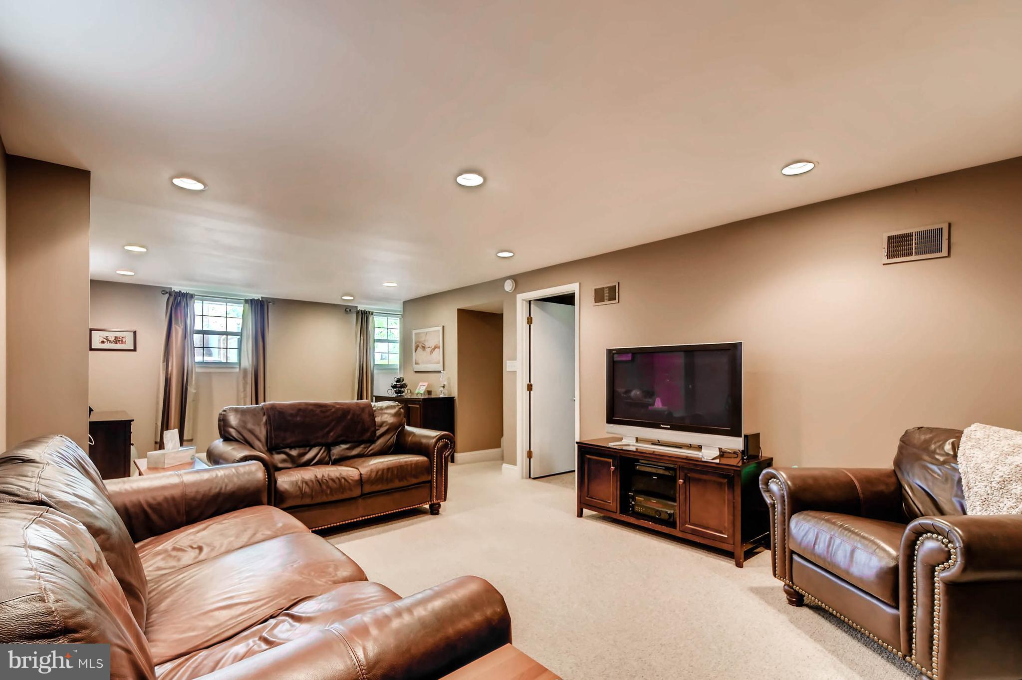 4724 Vicky Road Baltimore, MD 21236 - Photo 22 of 30 Family Room