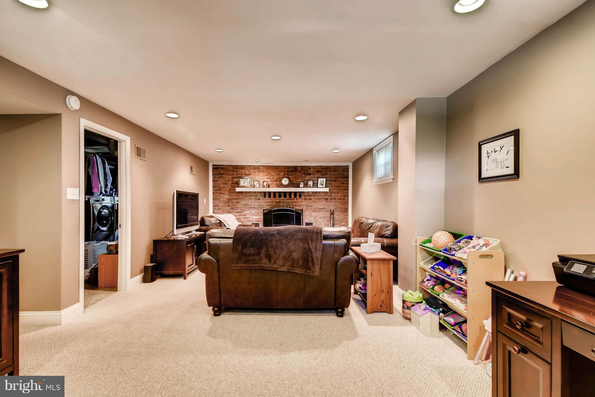 4724 Vicky Road Baltimore, MD 21236 - Photo 23 of 30 Family Room