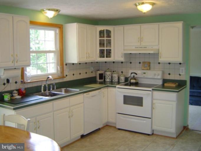 1312 Windmill Lane Silver Spring, MD 20905 - Photo 4 of 11 Kitchen