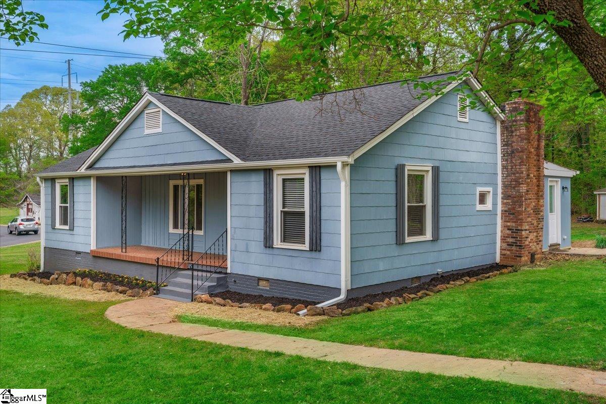 2637 John Dodd Road Wellford, SC 29385 - Photo 2 of 32 Gallery Image 2
