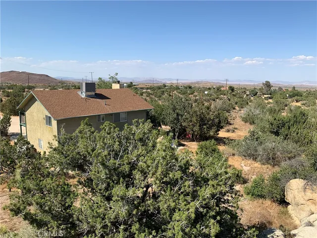 $1,995 | 5345 Carlsbad Avenue, Yucca Valley, CA 92284