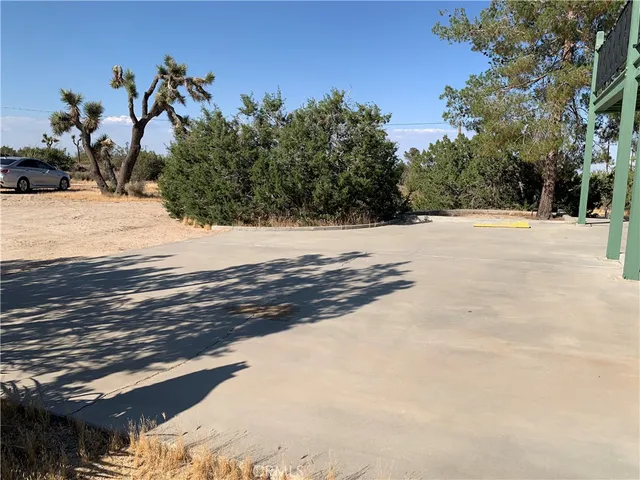 $1,995 | 5345 Carlsbad Avenue, Yucca Valley, CA 92284