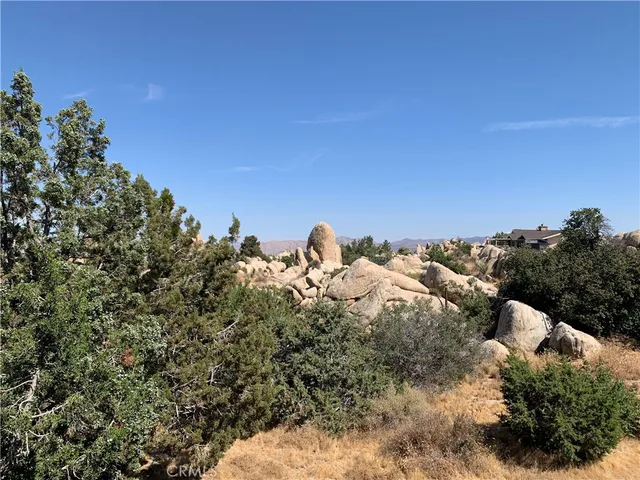 $1,995 | 5345 Carlsbad Avenue, Yucca Valley, CA 92284