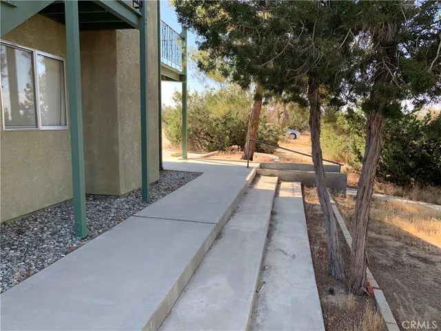 $1,995 | 5345 Carlsbad Avenue, Yucca Valley, CA 92284