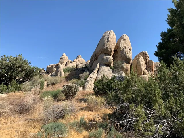 $1,995 | 5345 Carlsbad Avenue, Yucca Valley, CA 92284