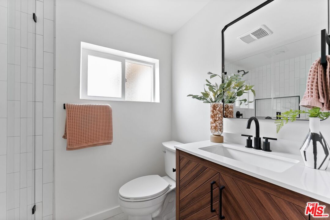 5192 Orange Place Los Angeles, CA 90008 - Photo 14 of 24