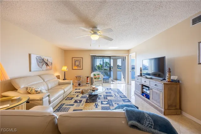 $329,900 | 304 Tudor Drive, Unit 7, Cape Coral, FL 33904