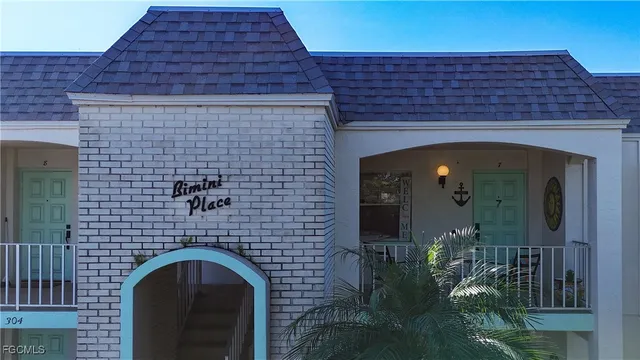 $329,900 | 304 Tudor Drive, Unit 7, Cape Coral, FL 33904