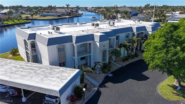 $329,900 | 304 Tudor Drive, Unit 7, Cape Coral, FL 33904
