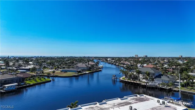 $329,900 | 304 Tudor Drive, Unit 7, Cape Coral, FL 33904