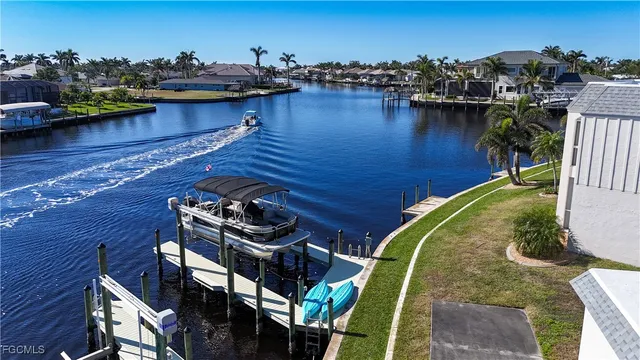 $329,900 | 304 Tudor Drive, Unit 7, Cape Coral, FL 33904