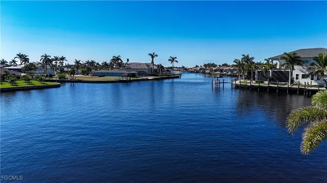$329,900 | 304 Tudor Drive, Unit 7, Cape Coral, FL 33904