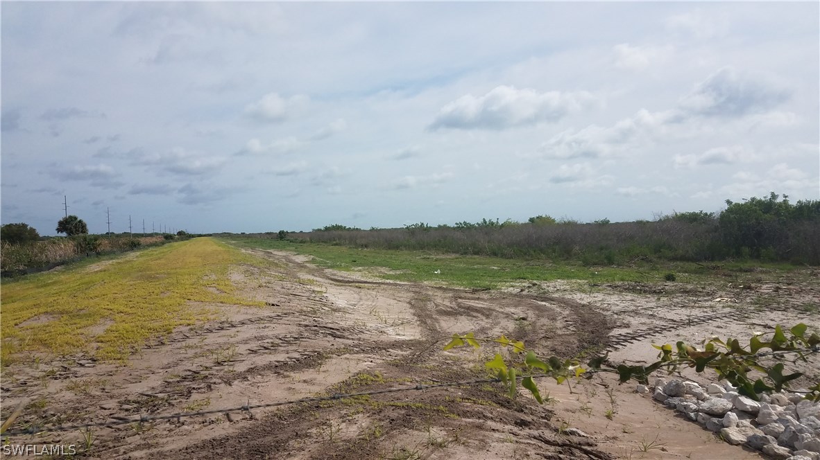 835 County Road Clewiston, FL 33440 - Photo 4 of 8 a view of an ocean and beach
