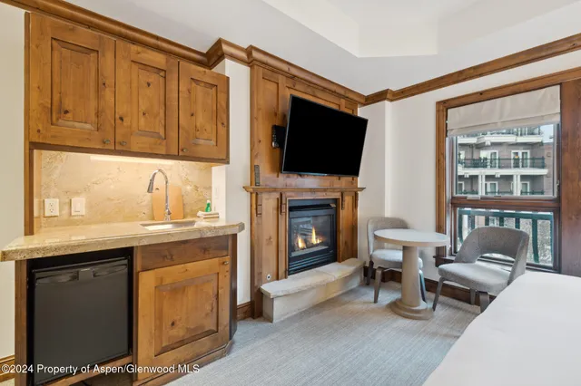 $260,000 | 415 East Dean St Unit 10 Wks 32 & 33, Aspen, CO 81611