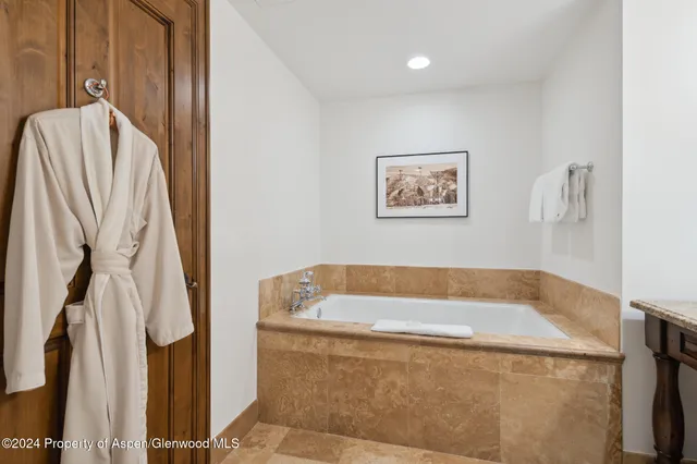 $260,000 | 415 East Dean St Unit 10 Wks 32 & 33, Aspen, CO 81611