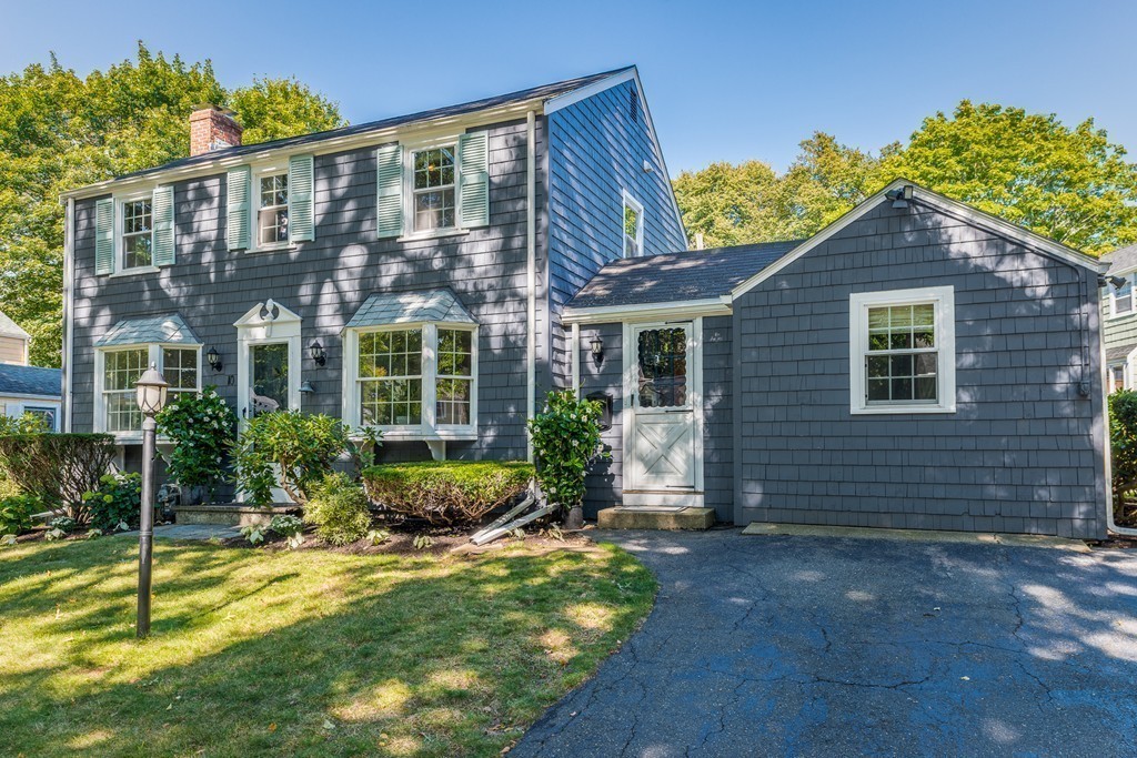 10 Sagamore Road Marblehead, MA 01945 - Photo 2 of 25 Gallery Image 2