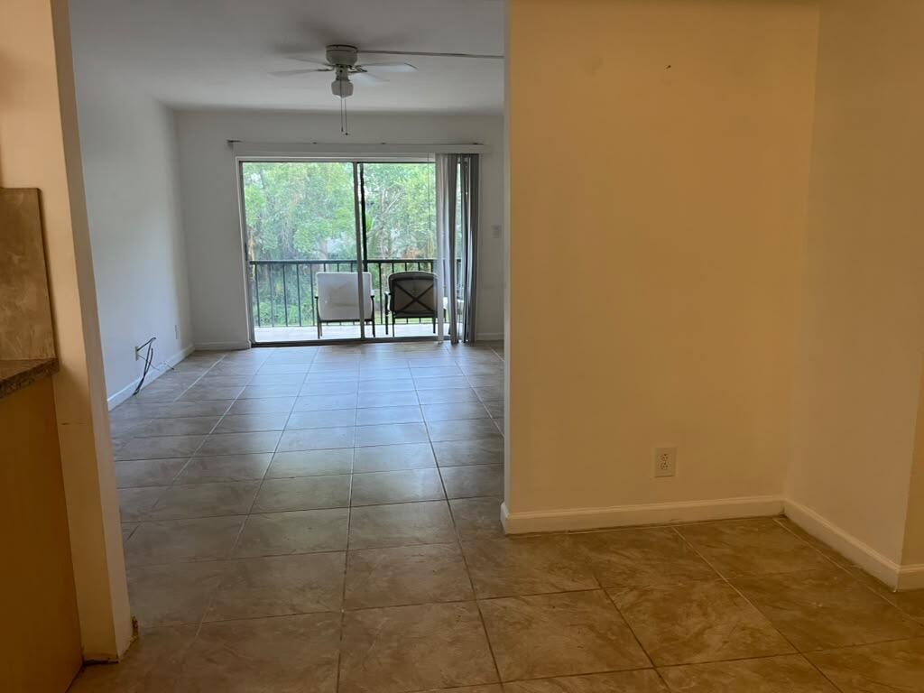 480 Northwest 20th Street, Unit 2120 Boca Raton, FL 33431 - Photo 4 of 12 c38bd3c1-bb46-4d09-8805-42e247fcd73c