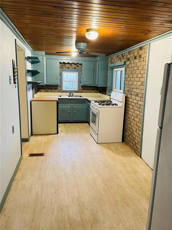 4270 Edinburg Road New Castle, PA 16102 - Photo 12 of 25 a room with storage and utility