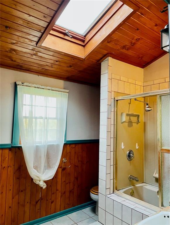 4270 Edinburg Road New Castle, PA 16102 - Photo 16 of 25 a bathroom with a sink a mirror and a shower