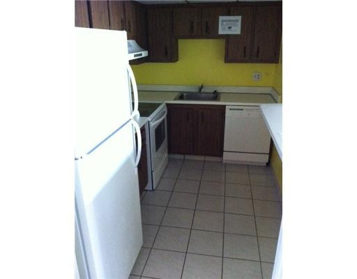 4164 Inverrary Drive, Unit 305 Lauderhill, FL 33319 - Photo 4 of 8 Kitchen