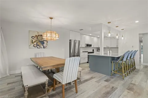 $950,000 | 585 East Gulf Drive, Unit A2, Sanibel, FL 33957