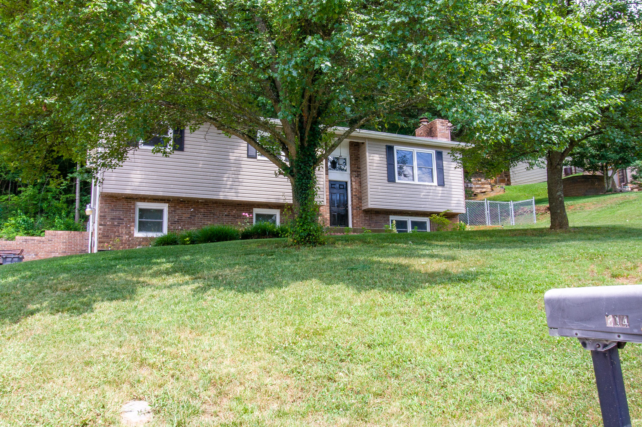 814 Foothills Road Kingsport, TN 37663 - Photo 5 of 44 IMG_8080