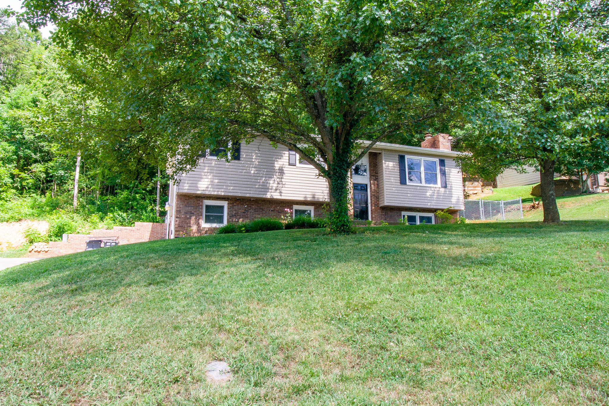 814 Foothills Road Kingsport, TN 37663 - Photo 6 of 44 IMG_8081
