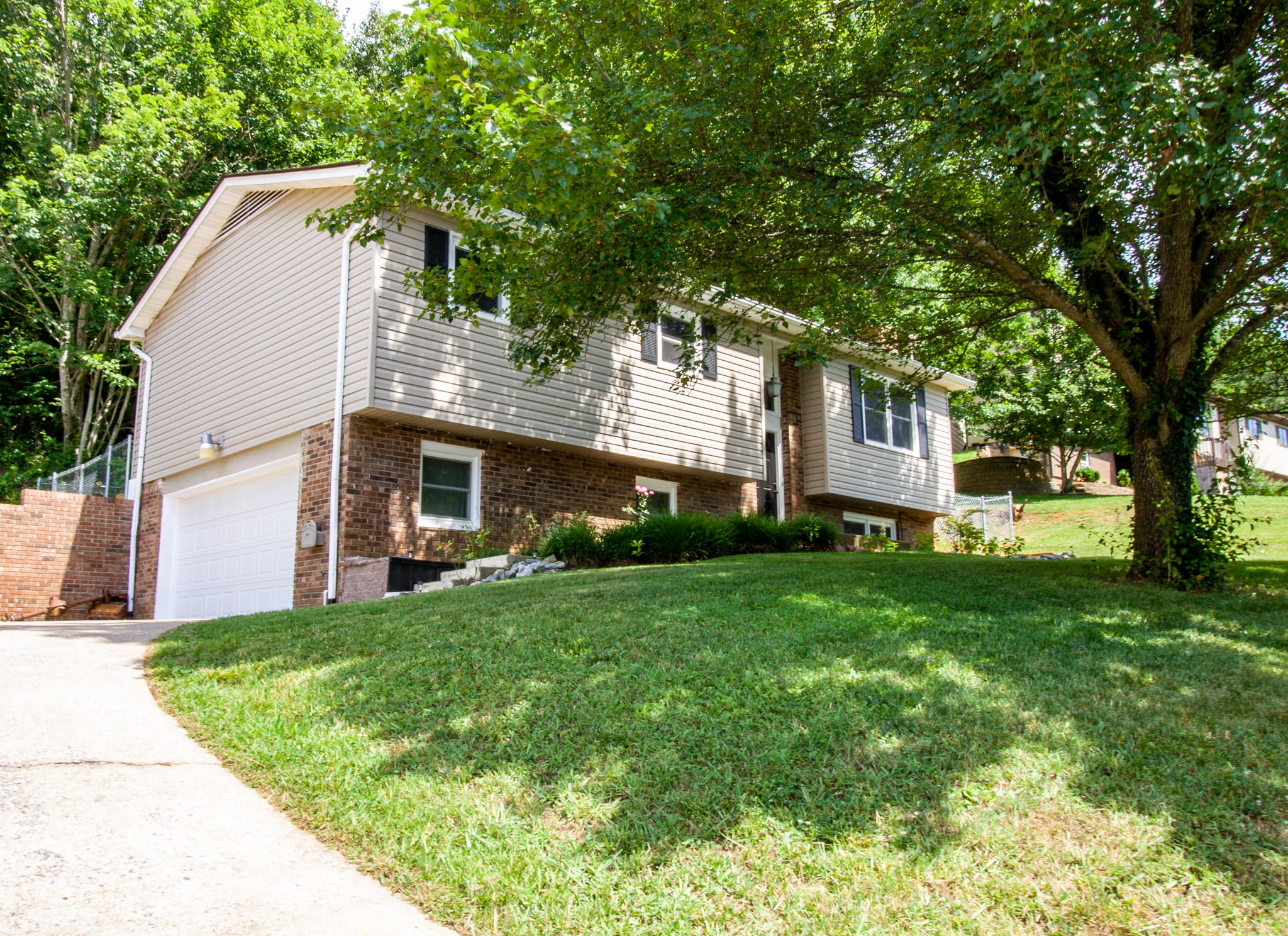 814 Foothills Road Kingsport, TN 37663 - Photo 7 of 44 IMG_8082