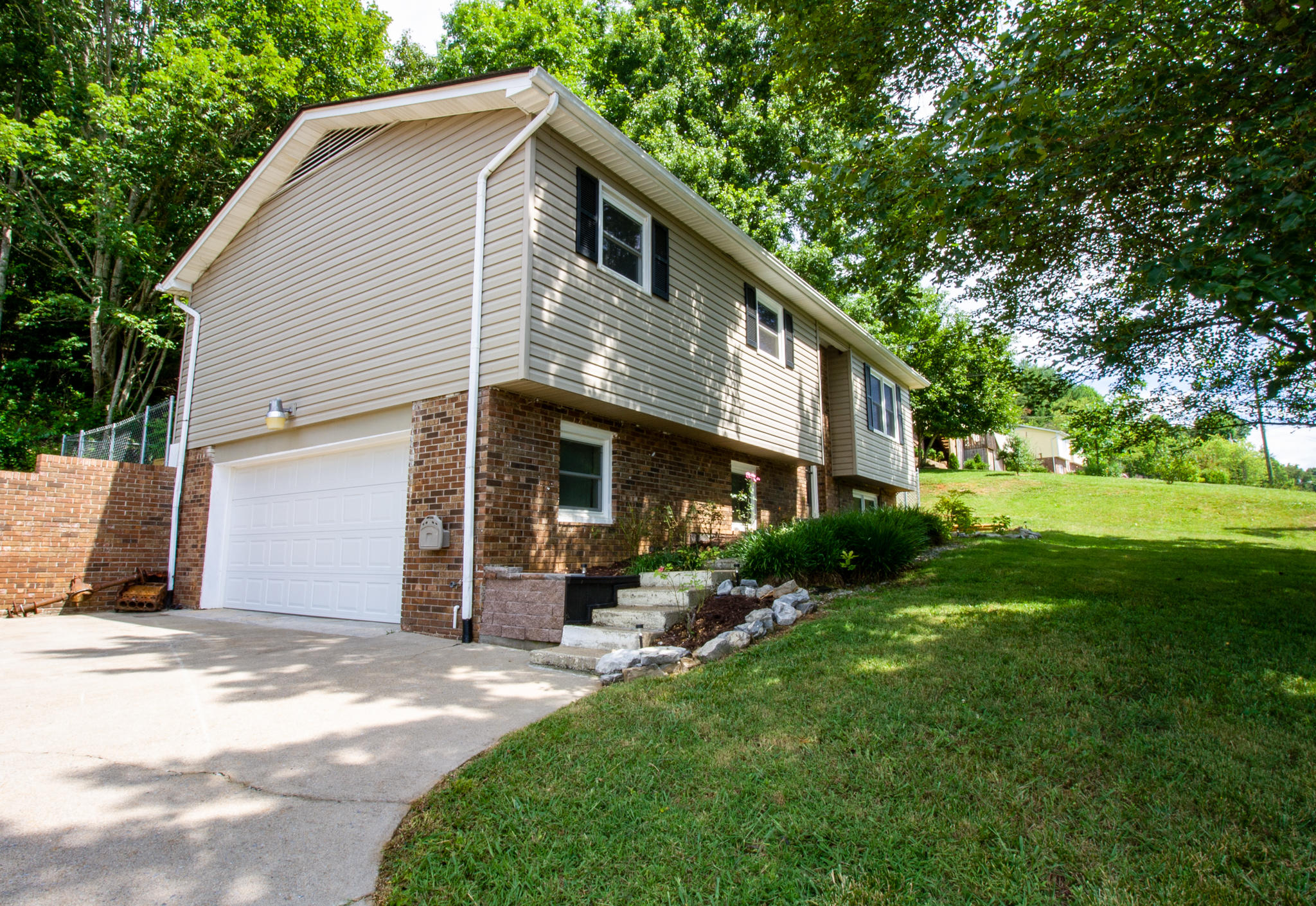 814 Foothills Road Kingsport, TN 37663 - Photo 8 of 44 IMG_8083