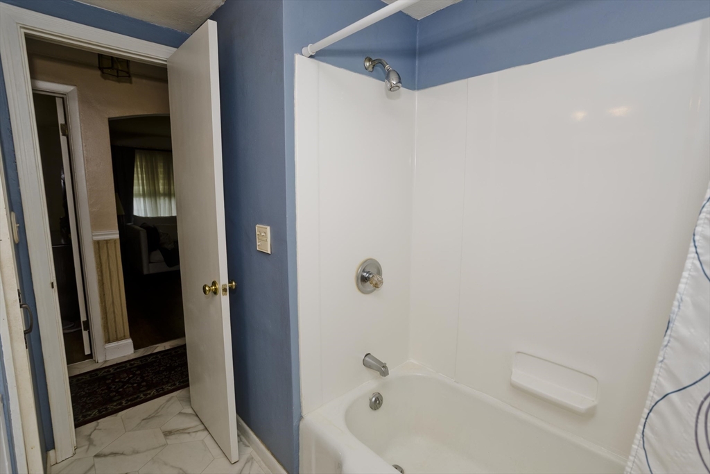 135 Prentice Street Springfield, MA 01104 - Photo 21 of 34 Gallery Image 21