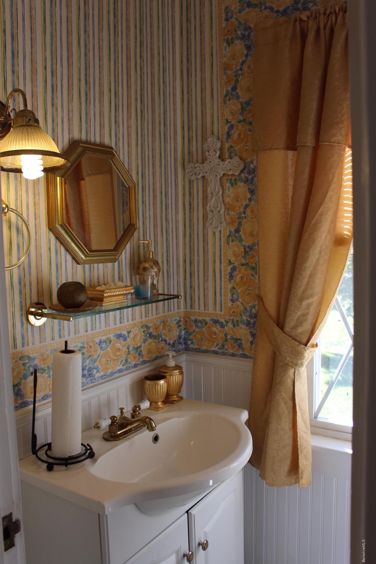 817 North Hoosac Road Williamstown, MA 01267 - Photo 11 of 24 IMG_5242
