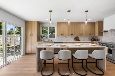 $2,099,000 | 3375 Fuchsia Street, Costa Mesa, CA 92626