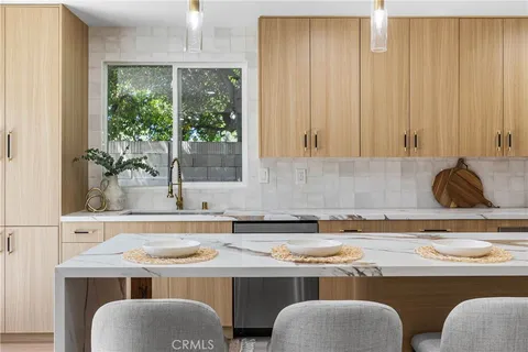 $2,099,000 | 3375 Fuchsia Street, Costa Mesa, CA 92626