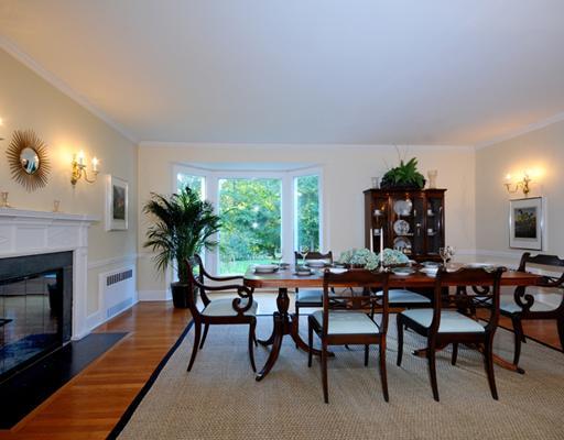 340 Middlesex Road Darien, CT 06820 - Photo 9 of 20 a dining room with furniture and window