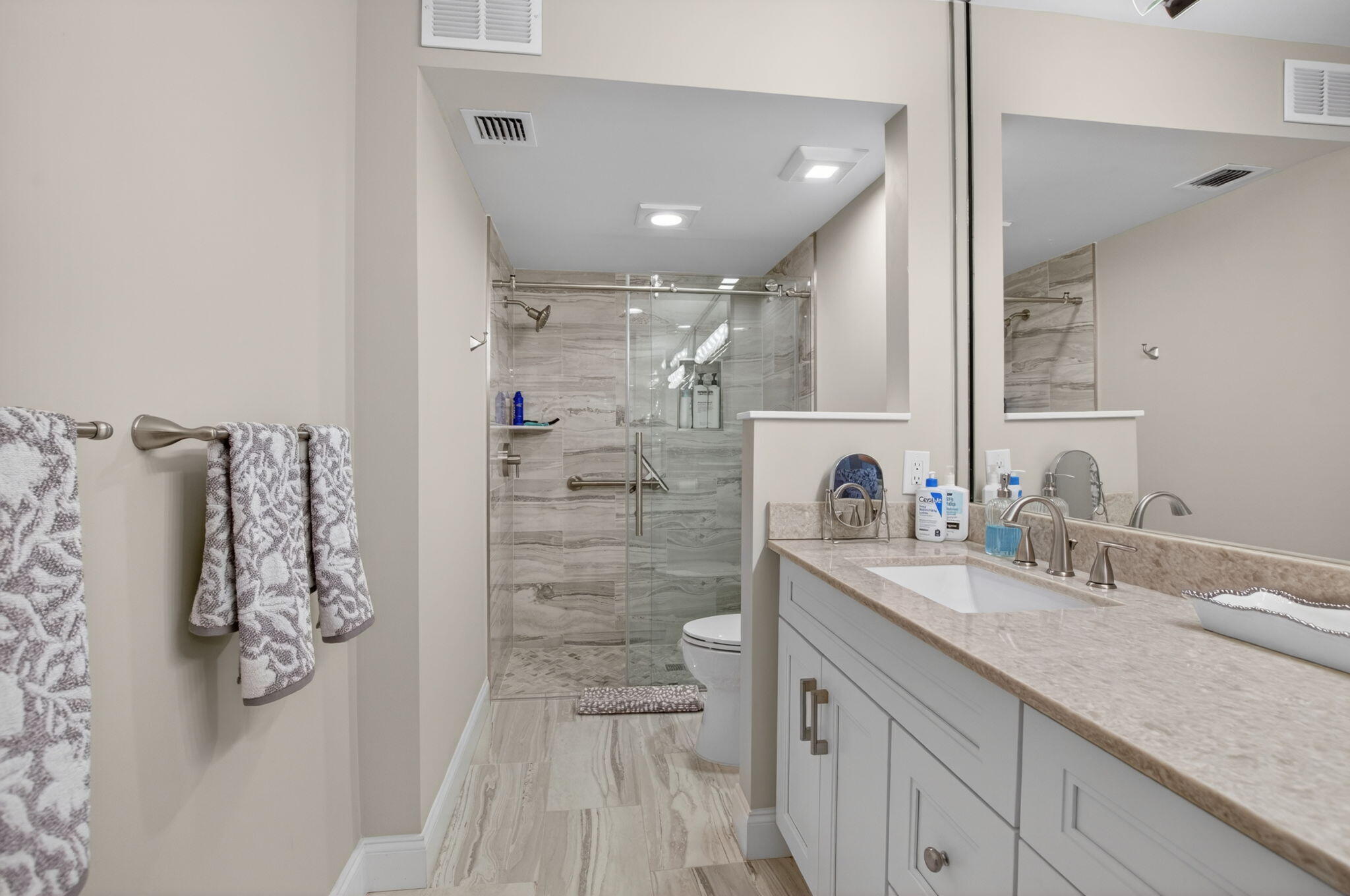7669 Springwater Place, Unit 102 Boynton Beach, FL 33437 - Photo 27 of 116 27-web-or-mls-DSC_3795