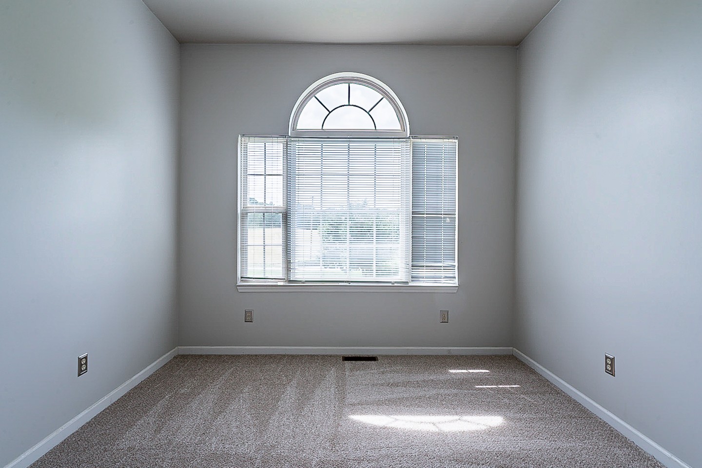 227 Beckwith Road Mount Juliet, TN 37122 - Photo 16 of 34 an empty room with a window