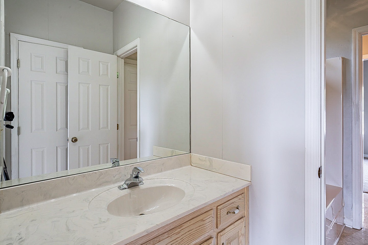227 Beckwith Road Mount Juliet, TN 37122 - Photo 19 of 34 a bathroom with a sink and a mirror