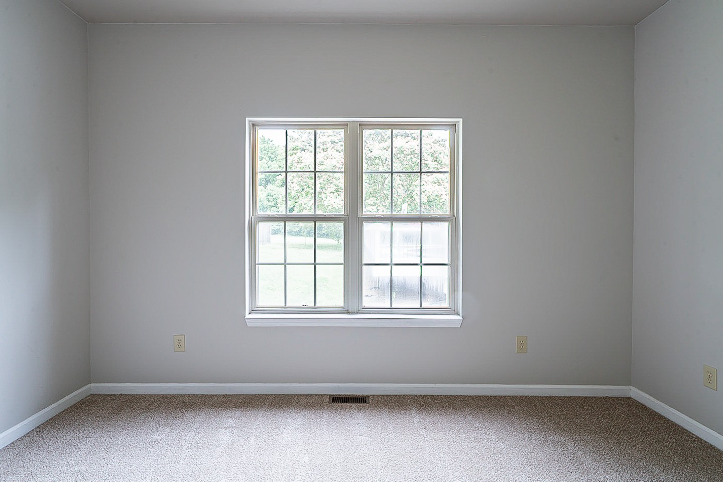 227 Beckwith Road Mount Juliet, TN 37122 - Photo 22 of 34 an empty room with a window