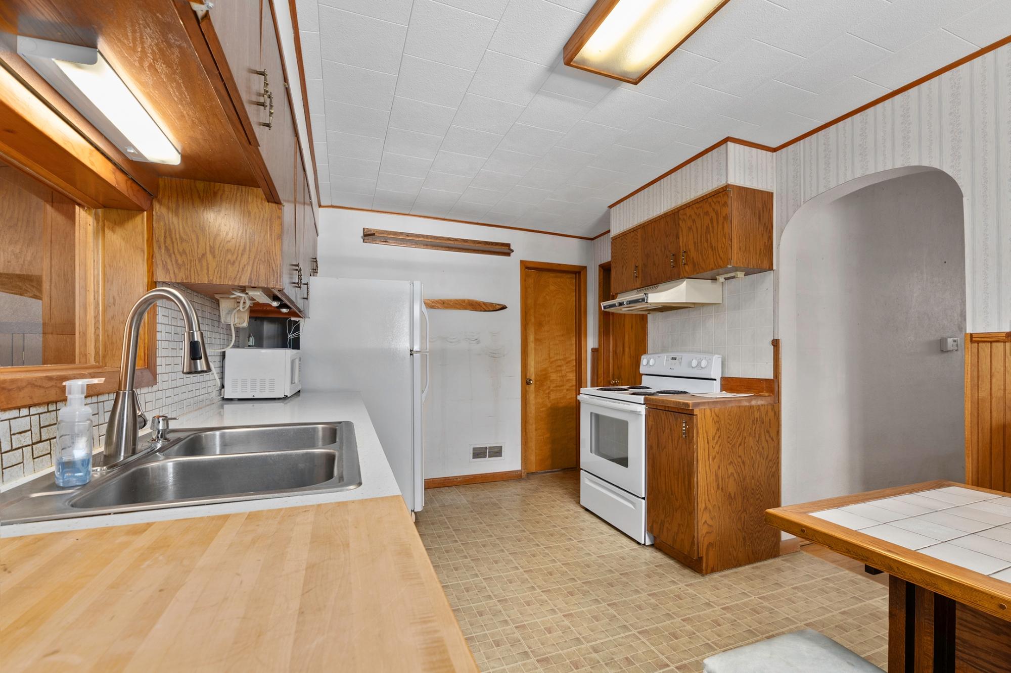 615 Dorr Avenue Rhinelander, WI 54501 - Photo 3 of 17 Gallery Image 3