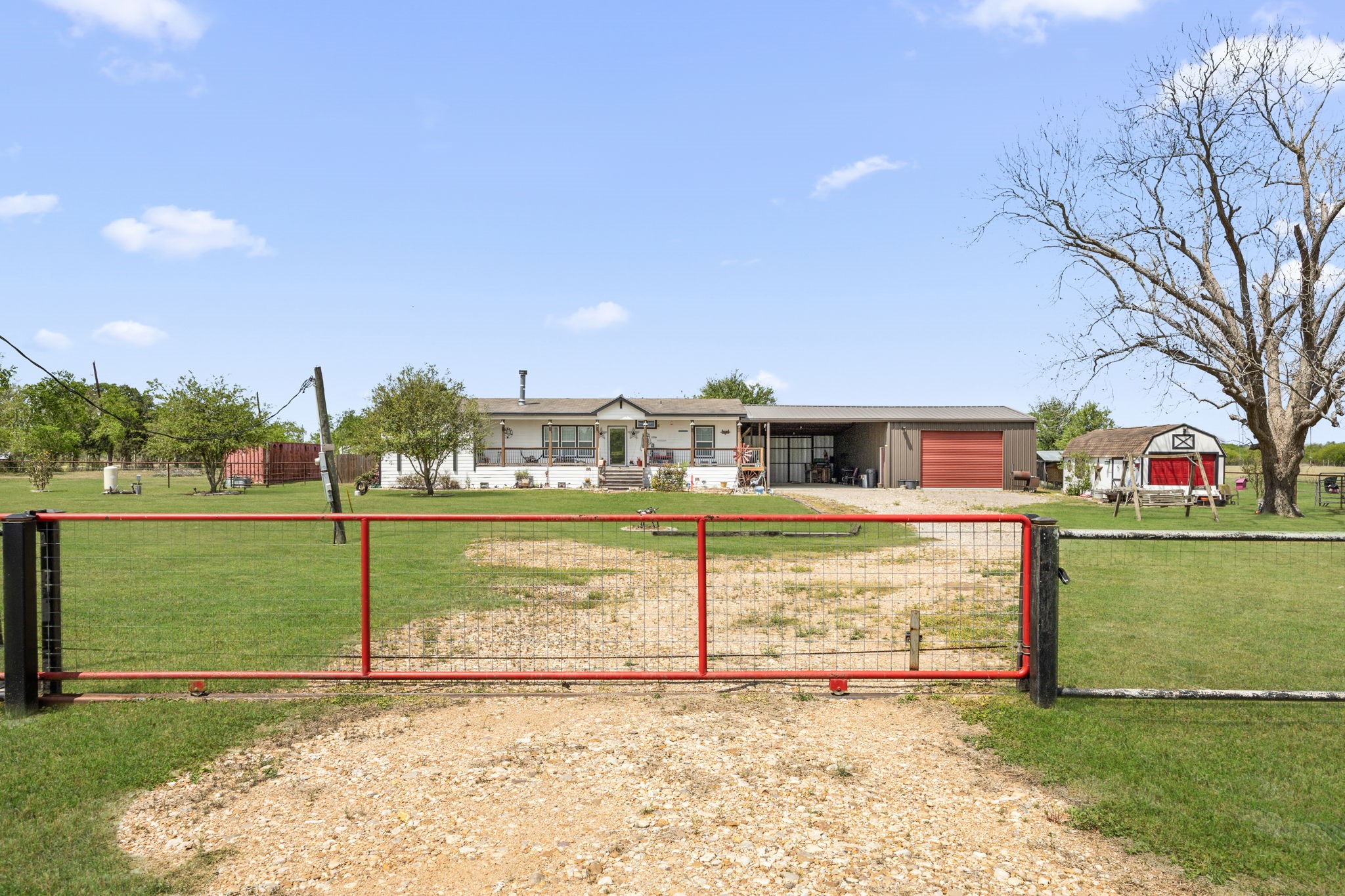 3518 Oil Field Road Bellville, TX 77418 - Photo 2 of 40 a view of an ocean with a big yard