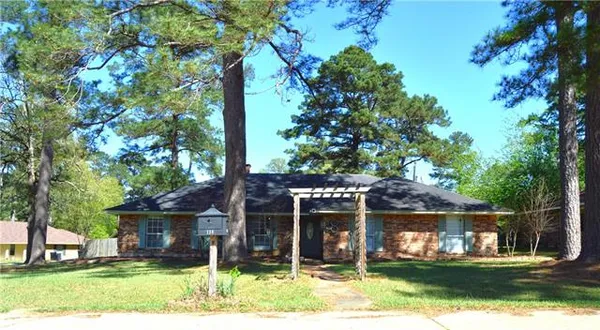 $274,900 | 128 Spring Creek Drive, Pineville, LA 71360