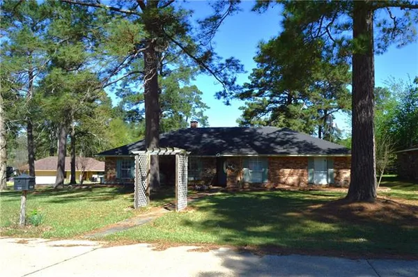 $274,900 | 128 Spring Creek Drive, Pineville, LA 71360