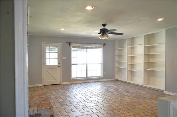 $274,900 | 128 Spring Creek Drive, Pineville, LA 71360