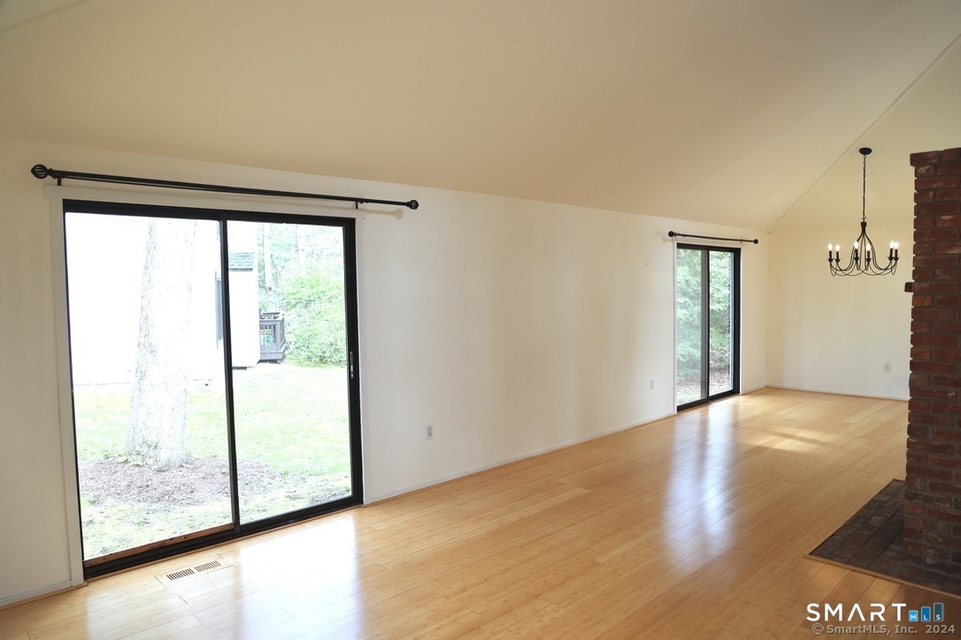 3 Edgewood Circle, Unit 3 Avon, CT 06001 - Photo 5 of 24
