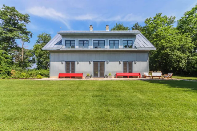 $975,000 | 1128 Taylor Road, Amherst Junction, WI 54407