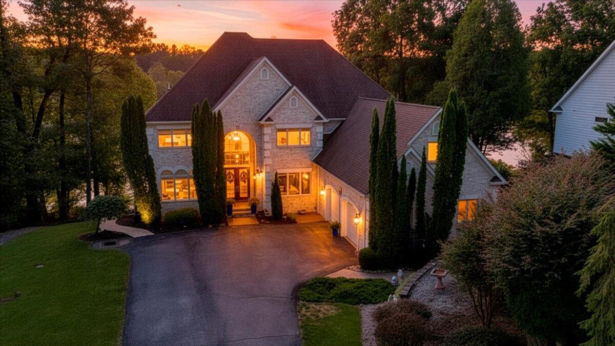 2580 Lakewood Forest Road Moneta, VA 24121 - Photo 103 of 103 a view of a house with a yard
