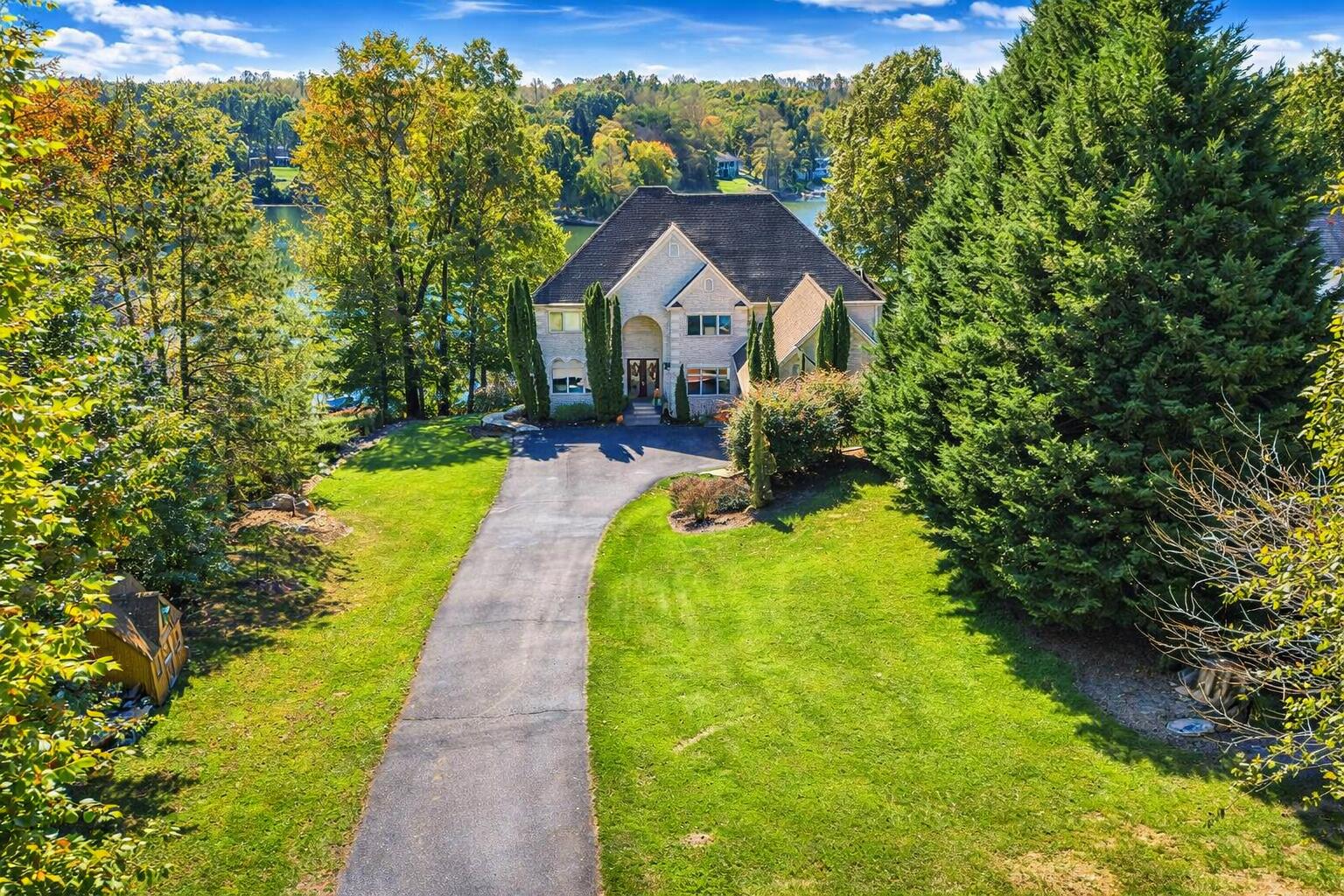 2580 Lakewood Forest Road Moneta, VA 24121 - Photo 11 of 103 Estate-grade, site-driven